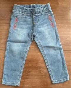(2T) Oshkosh B’gosh 刺繍入り デニム