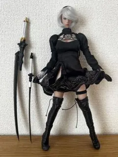 『NieR:Automata』2B（ヨルハ二号B型）鏡付き台座大型 M*様 『NieR:Automata』2B（ヨルハ二号B型）鏡付き台座大型 約6 - メルカリ