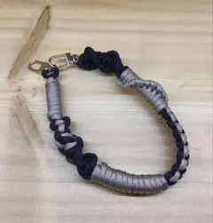 スマホハンドストラップ　ハンドメイド