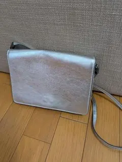 H＆М レディース シルバー ショルダーバッグのサムネイル