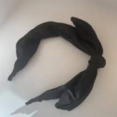 黒　リボン結び　カチューシャ