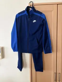 Item thumbnail for item b056c0fd-a3f2-4e35-b84f-b89f3ec6749e