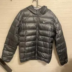 Nike ブラック フード付きダウンジャケット