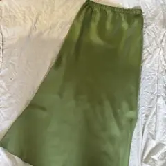 アーバンリサーチ　サテン　ロングスカート　黄緑