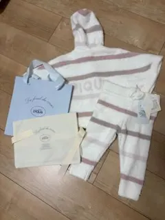 新品タグ付きgelato pique BABYピンクボーダーポンチョ上下セット