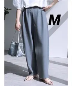 【オン・オフ問わず着れる！】ワイドカーブパンツ　ブルー　Mサイズ