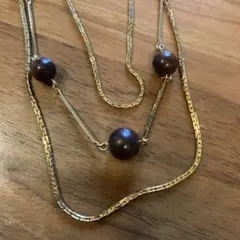 金色と茶色の多層ネックレス