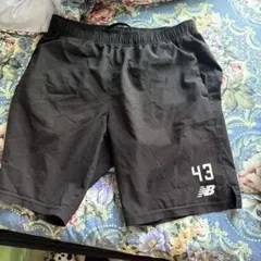 New Balance 黒 ショートパンツ 43