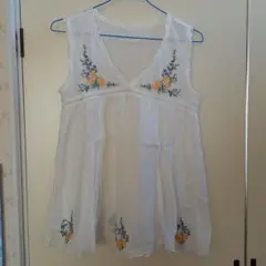 ローリーズファーム　刺繍　トップス　ブラウス　ノースリーブ　M