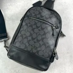 極美品 コーチ グラハム 2室 ボディバッグ ビジネス レザー PVC ロゴ 黒