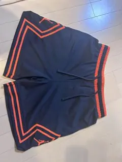 美品 JORDAN バスケットボールパンツ ショートパンツ Mサイズのサムネイル