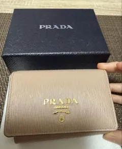 PRADA 二つ折り財布 ピンクベージュ