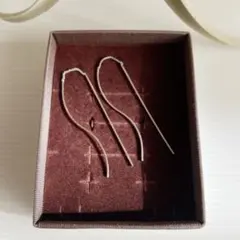 【美品】シルバー曲線デザインバーピアス　両耳