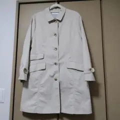 アイボリートレンチコート ボタン付き