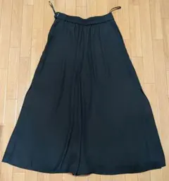 ユニクロ　シフォンスリットスカートパンツ