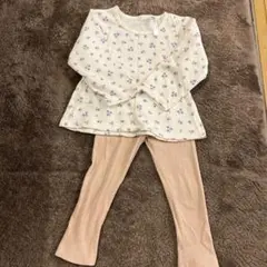 花柄長袖トップスとピンクレギンスセット