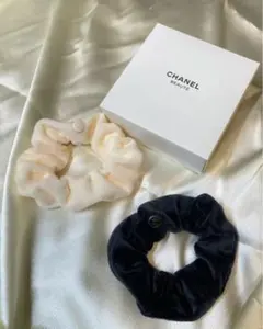 シャネルノベルティ新品シュシュ2個セット 箱付き黒、ピンク 激レア品k15h