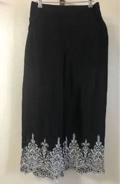 ZARA WOMEN 裾刺繍 ワイドパンツ