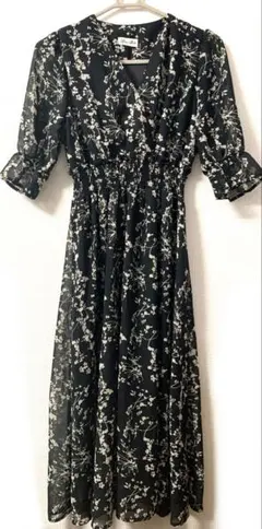 Doux Belle ロング花柄ワンピース フレア　シフォン 黒