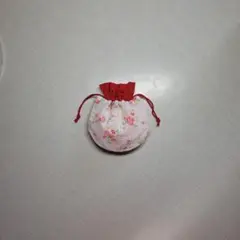 ハンドメイド　まんまる巾着袋　ミニ巾着袋 『168』白地赤の花柄巾着袋ミニポーチ