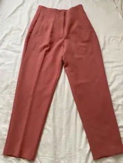 ZARA ピンク テーパードパンツ