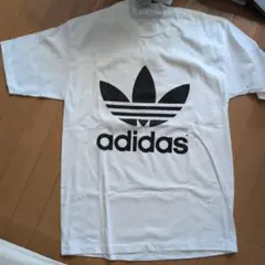 adidas ホワイト 半袖Tシャツ