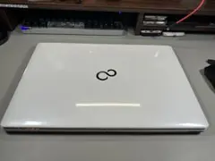 Fujitsu LIFEBOOK AH77/Sホワイト Windowsノート本体のサムネイル