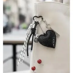 じゃらじゃらキーホルダー バッグチャーム 黒 ハート 新生活 プレゼント