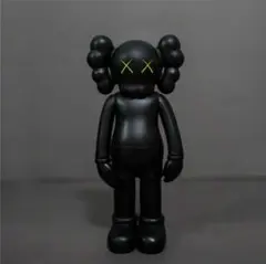 kaws フィギュア