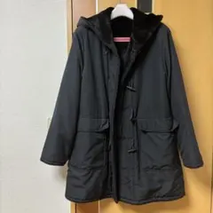 リバーシブルのフード付きダッフルコート