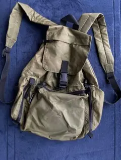 多機能 ナイロンリュック オリーブ 軽量 リップストップ 丈夫 収納豊富