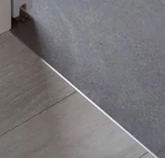 【Y's様専用品】T型金属製床見切り 4mm 1本（900mmカット）