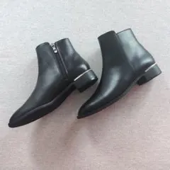 ダイアナ　ブラックレザーショートブーツ