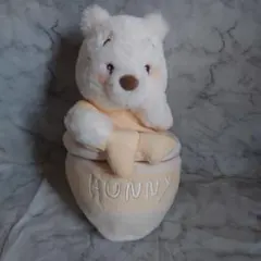 Disney　くまのプーさん　ハニーポットぬいぐるみ
