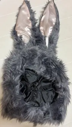 ウサギ耳 コスプレ　かぶり物　グレー