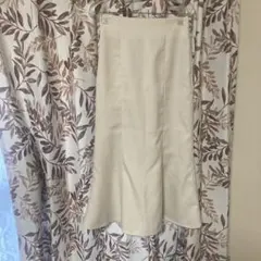 ローリーズファーム　ホワイト マーメイドロングスカート