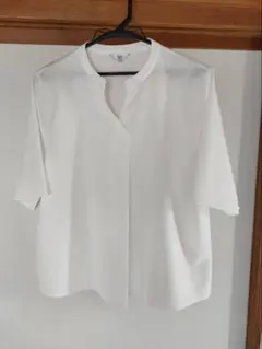 【ほぼ未使用】洋服の青山　ブラウスのサムネイル
