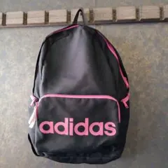 adidas　リュック　ブラック　ピンク