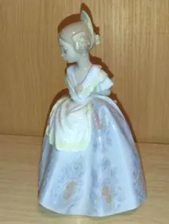 LLADRO 陶器製女性像 235 - メルカリ