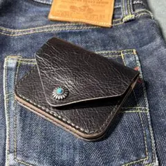 【イタリアンレザー】コンパクトウォレット　コンチョ　ブラック　シュリンクレザー