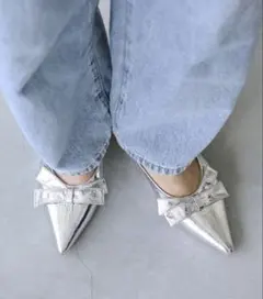 シルバー ポインテッドトゥ ヒールパンプス　menue