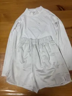 ジュニアサッカー　白　インナーシャツ ショートパンツ セット　130〜150