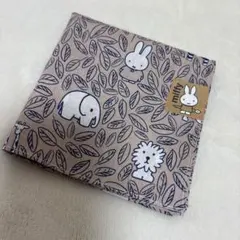 新品　ミッフィーバンダナ　ハンカチ　ランチクロス　大判　葉っぱ動物　くすみピンク