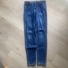 ウルトラストレッチスキニーフィットジーンズ　レディース　ダークブルー