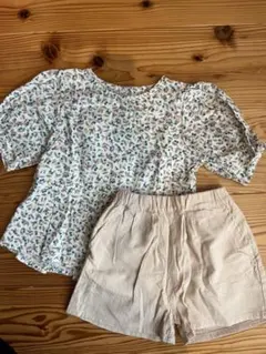 花柄トップスとショートパンツセット　青