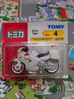 ★トミカ　4　Honda　VFR　白バイ　SCALE　1/32　1台