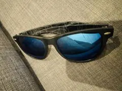 クラシックブラックサングラス、ブルーレンズ