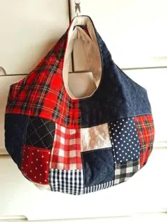 タータンチェックネイビー系パッチワーク　ころりん丸底グラニーバッグ　ハンドメイド