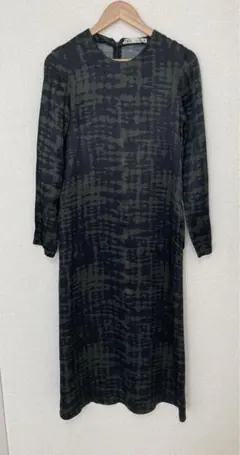 ZARA ロングワンピース　柄ワンピース
