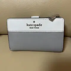 kate spade 二つ折り財布 グレー/ホワイト